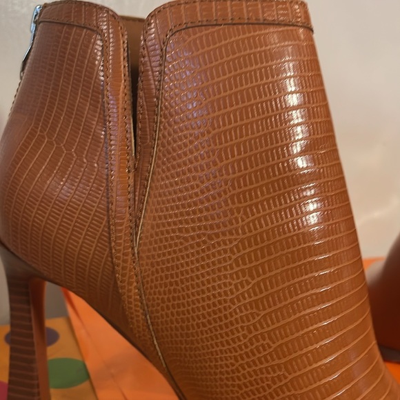 Ankle boots - Picture 7 of 9